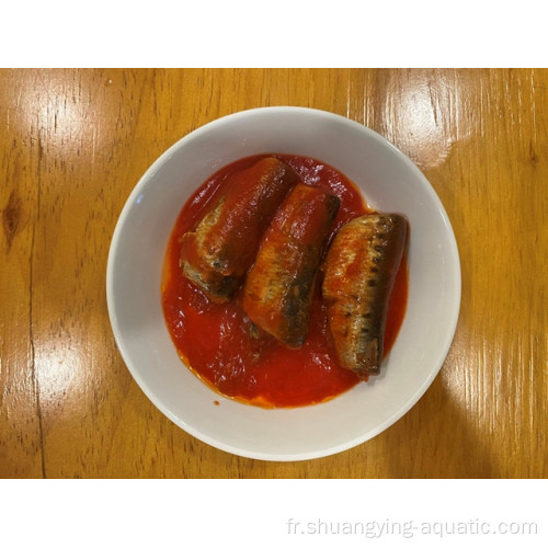 Sardines en conserve à la sauce tomate à prix bon marché